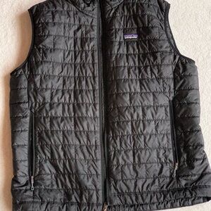 Men’s Patagonia Black Insulated Vest